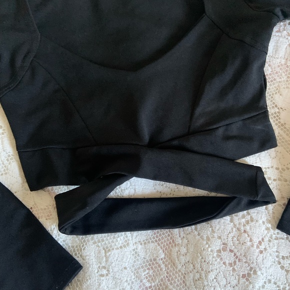 Boohoo Black V-neck longsleeve top - Picture 2 of 3